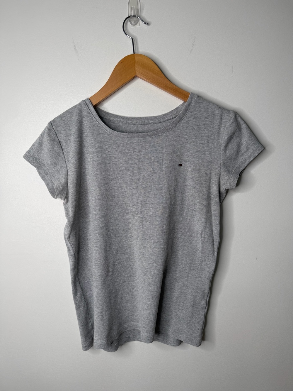 Vintage Tommy Hilfiger Gray Baby Tee Short Sleeve Logo T-Shirt Women’s Small